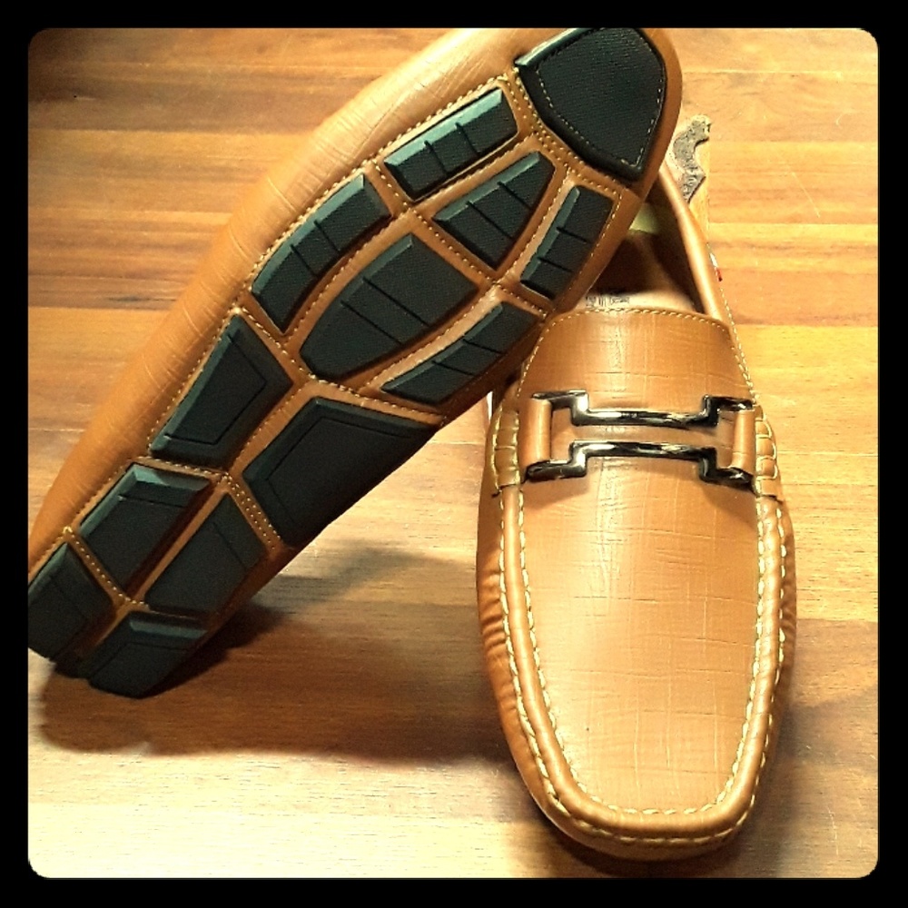 Shoes - Picture 2 of 4
